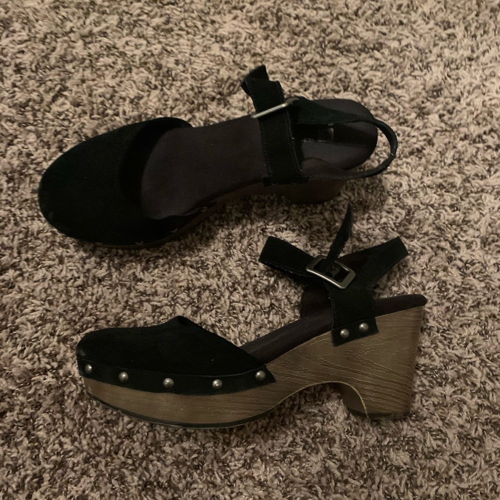 Clogs